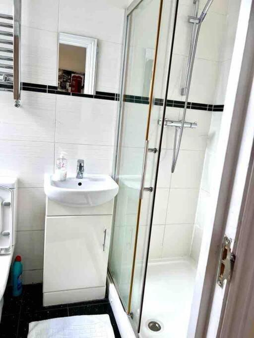 Apartament Beautiful One Bedroom Flat In Location